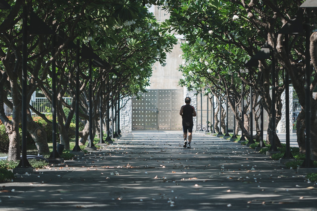 Man, exercise, outdoors — Mediation Frankfurt- Resolves your personal and professional conflicts easily