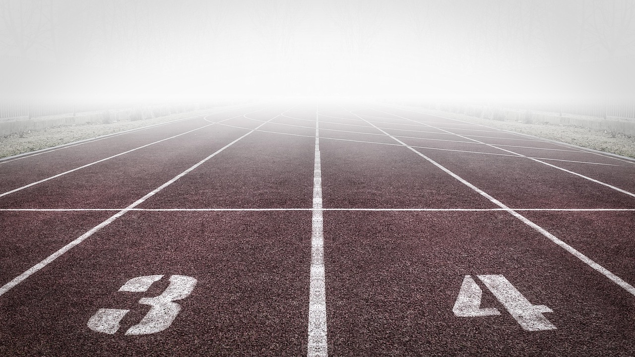 Running track, numbers, fog — Medicare Supplement Plan - Enrol Today